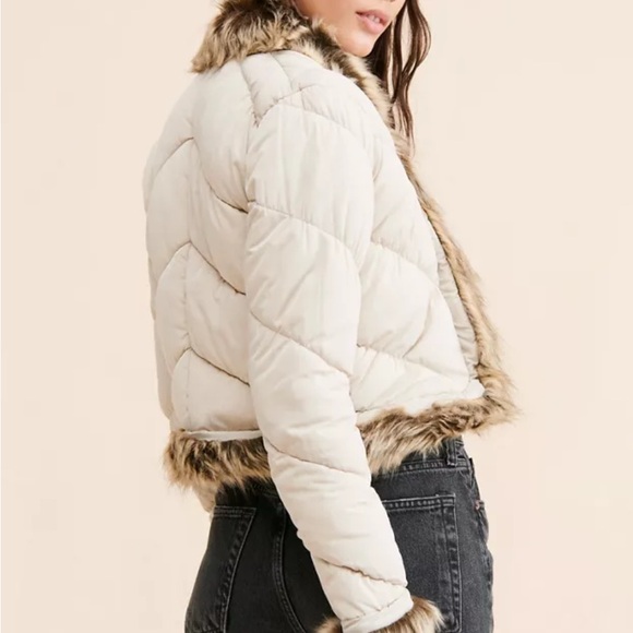 Chic Faux Fur Trimmed Cream Jacket - Picture 16 of 16